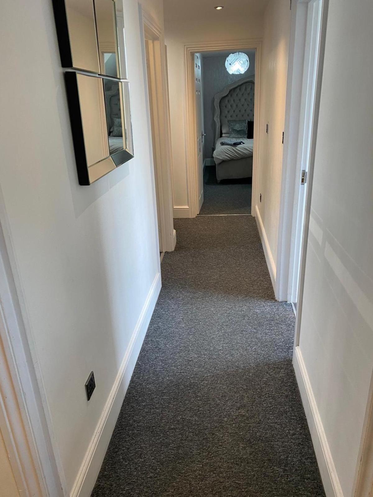 Meadow View Flat 1 Apartment
