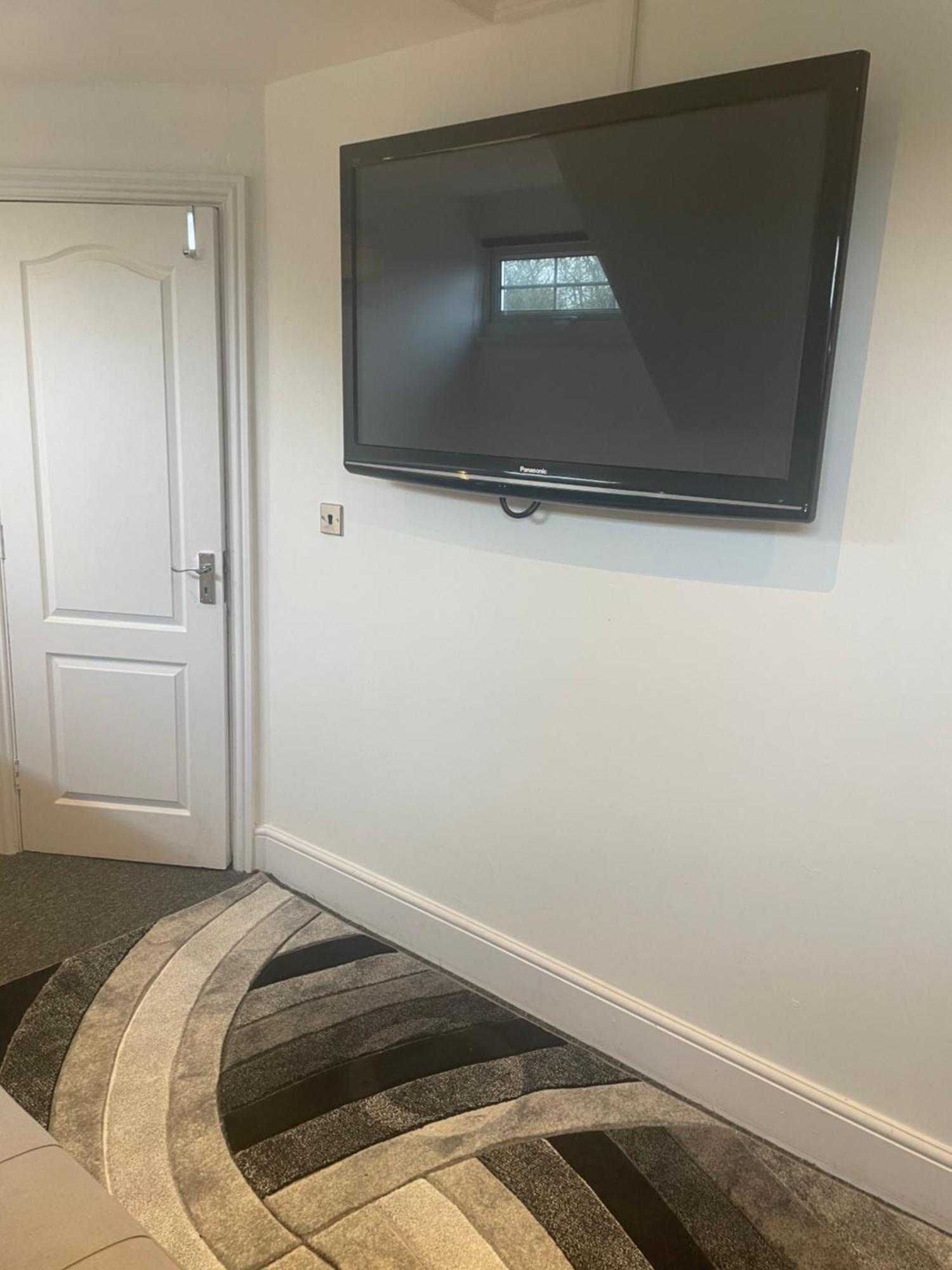 Meadow View Flat 1 * Hurst
